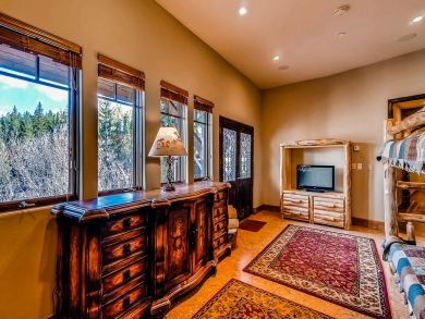 Breckenridge Luxury Vacation Rental with Six Bedrooms
